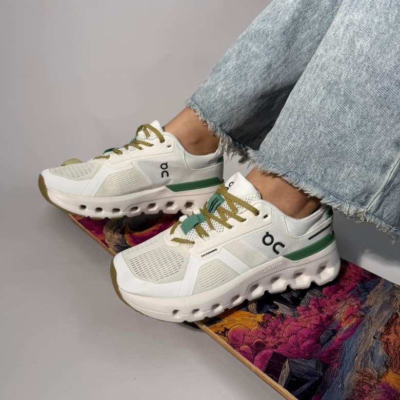 On Cloudrunner 2 Green