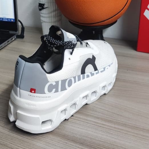 On Cloudmonster White